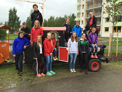 LOK-ungdomarna vid loket