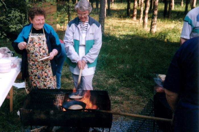 054_Det_stektes_kolbullar.jpg